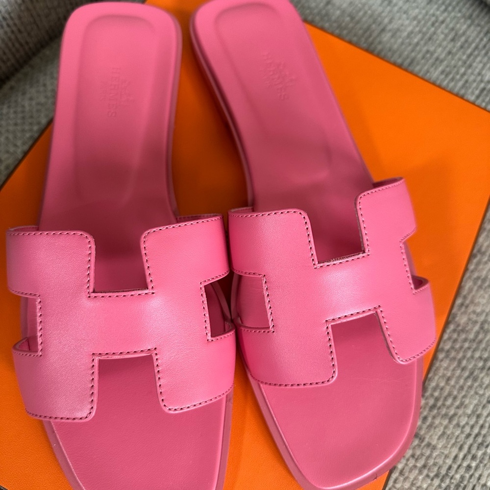 Size 39.5EU NEW HERMÈS Rose Petale Calfskin ORAN Sandals